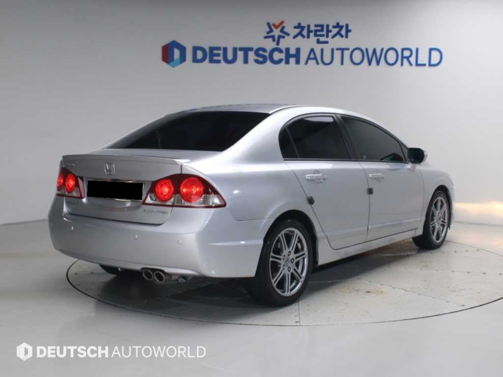 Honda Civic — photo 02
