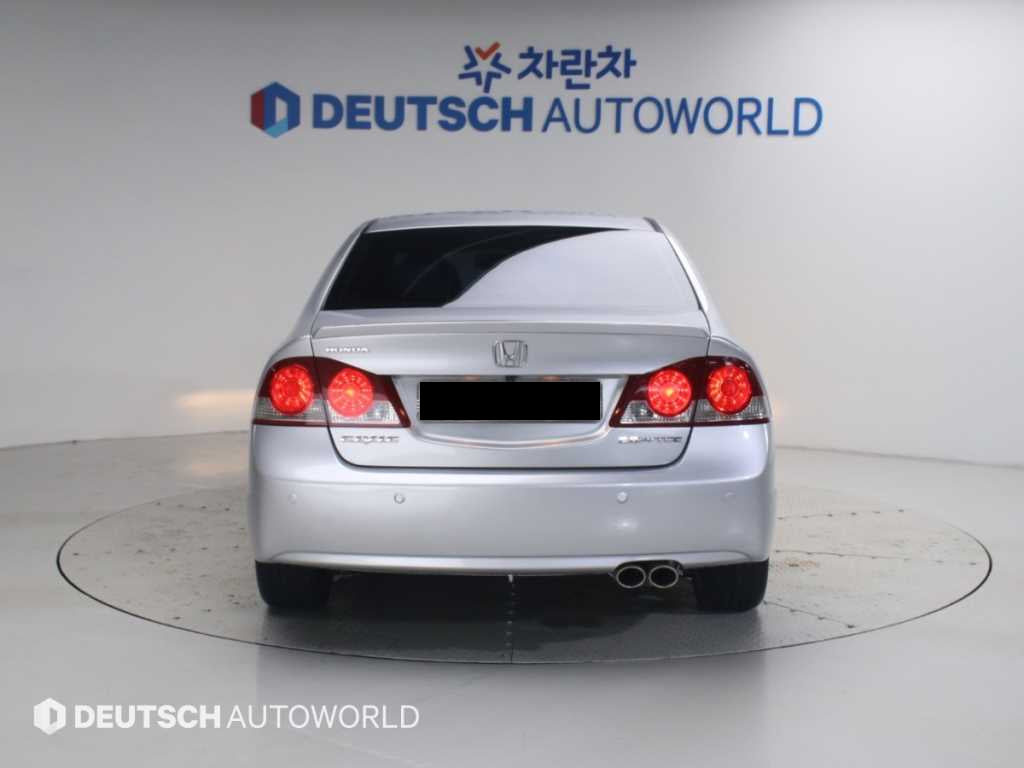 Honda Civic — photo 04