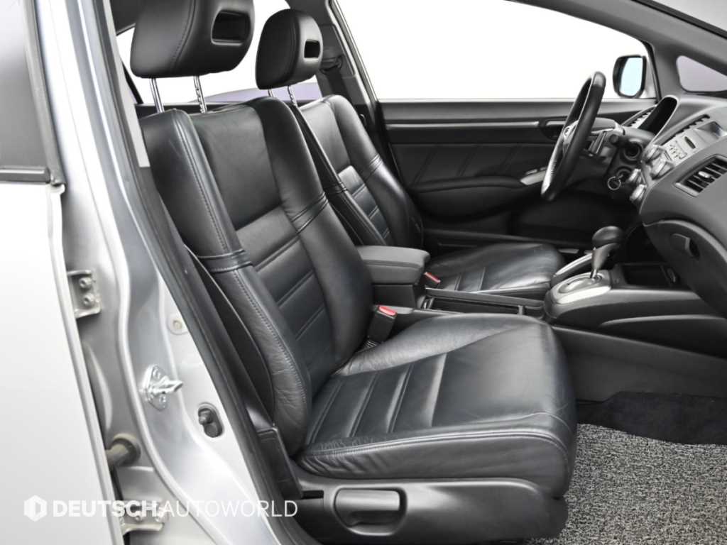 Honda Civic — photo 10