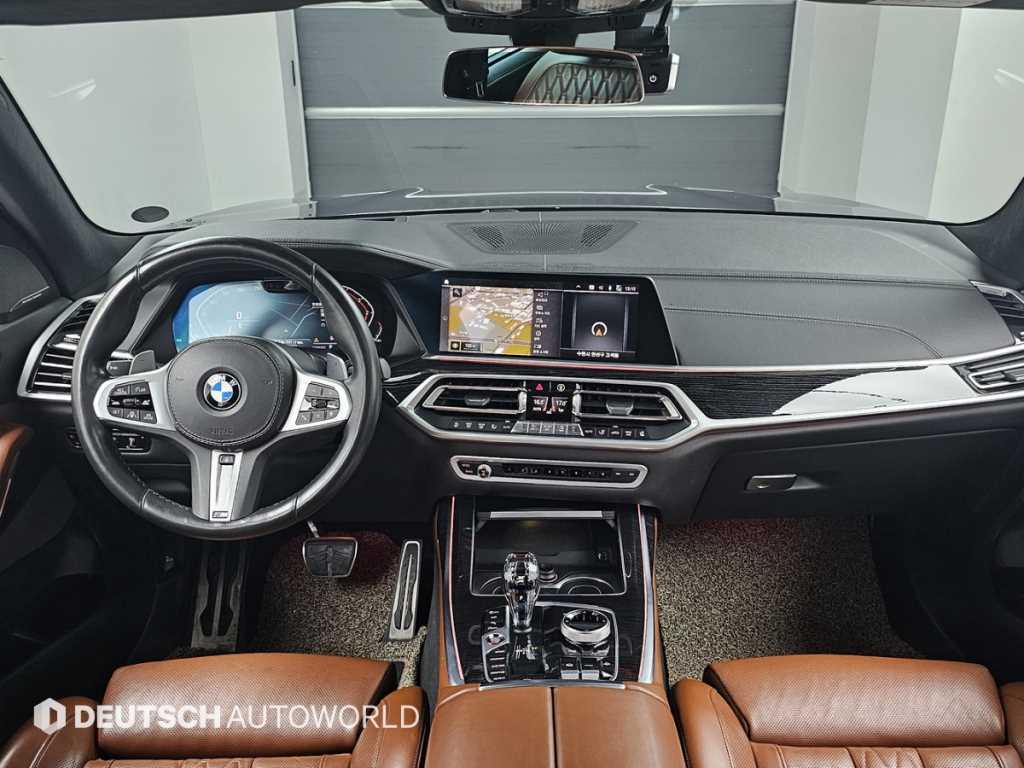 BMW X7 — photo 07