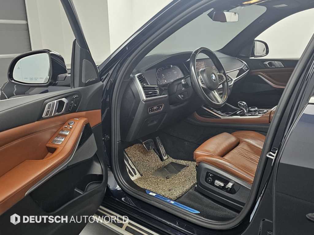 BMW X7 — photo 11