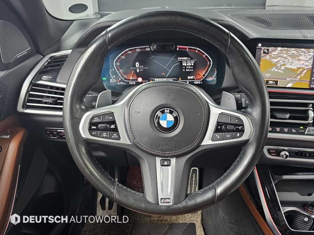 BMW X7 — photo 13
