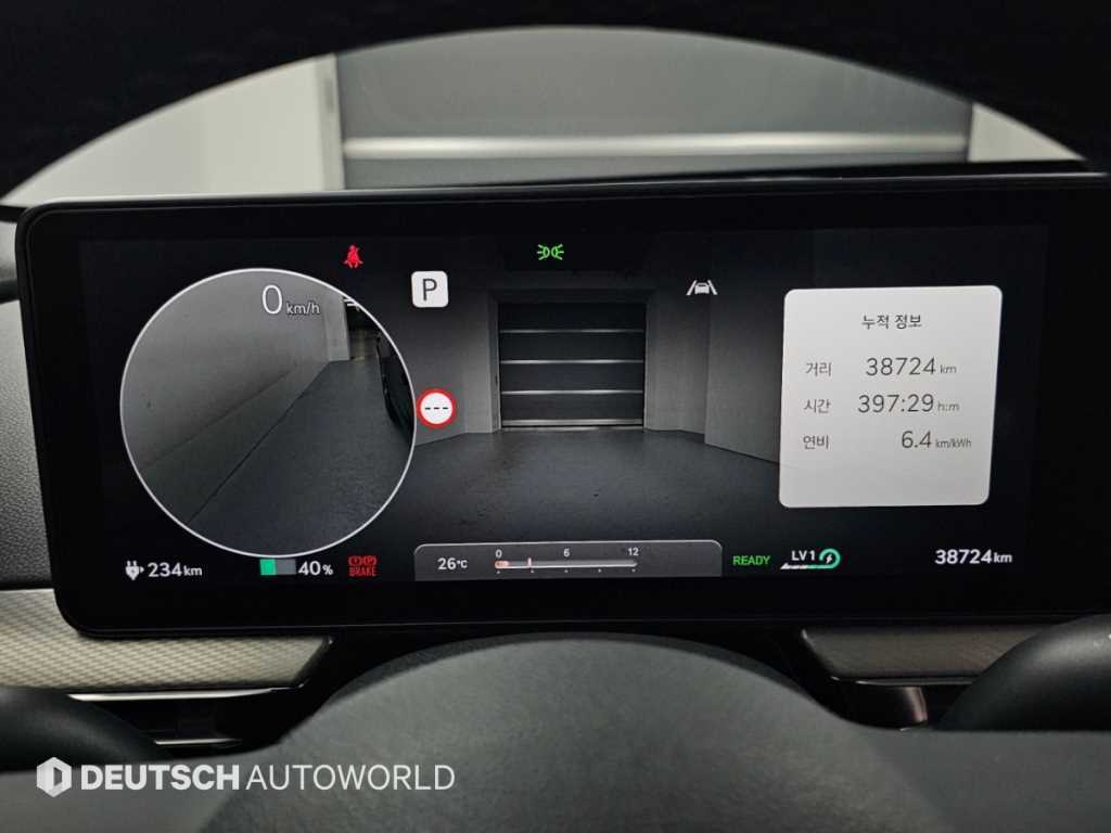 Genesis GV60 — photo 08