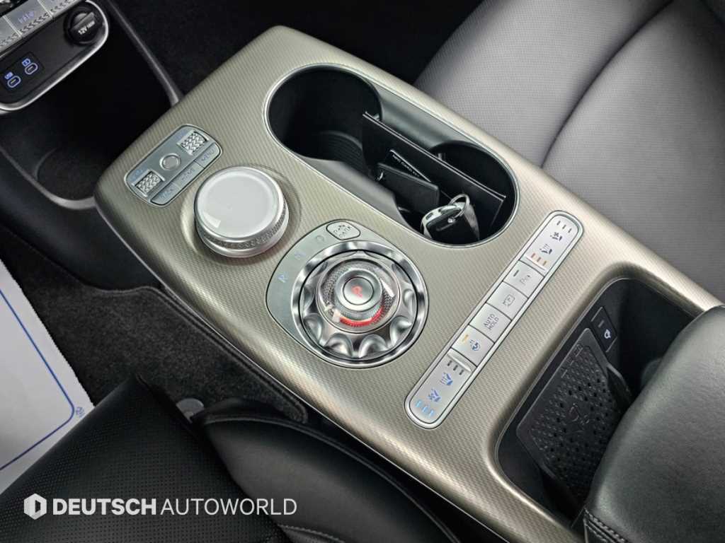 Genesis GV60 — photo 09