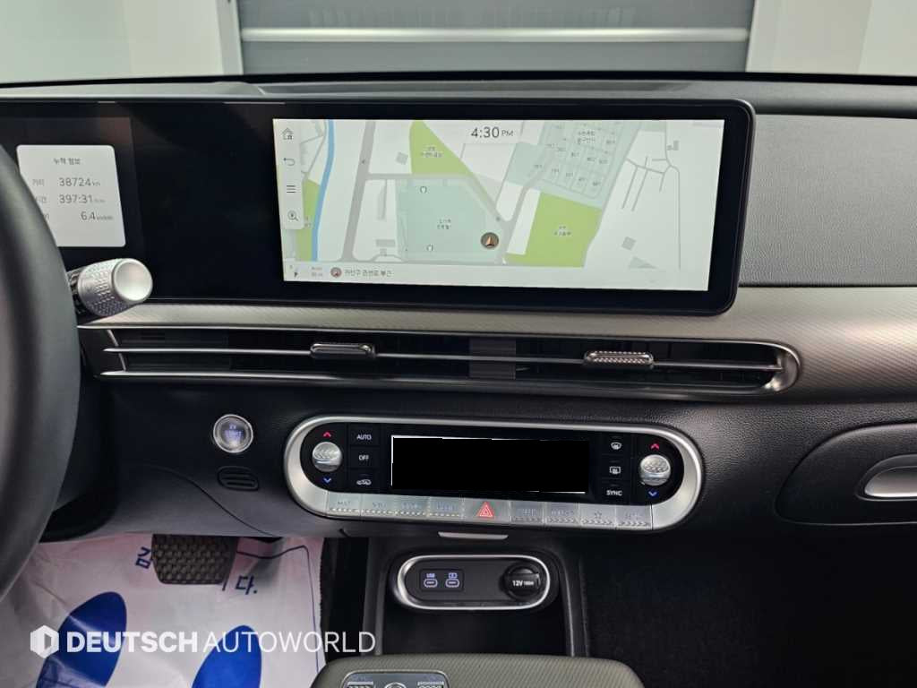 Genesis GV60 — photo 14
