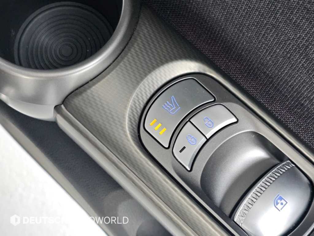 Genesis GV60 — photo 16