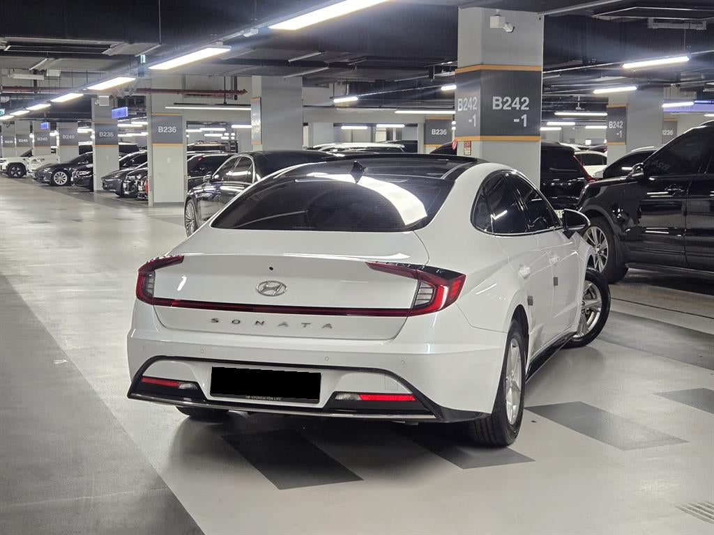 Hyundai Sonata — photo 02