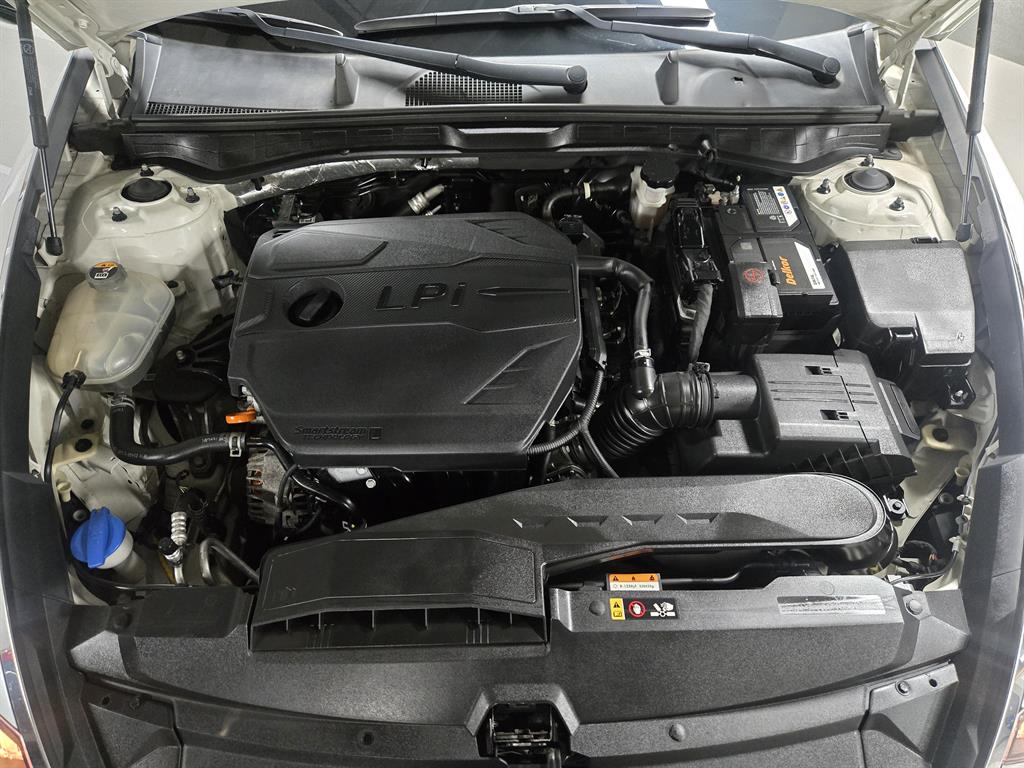 Hyundai Sonata — photo 06