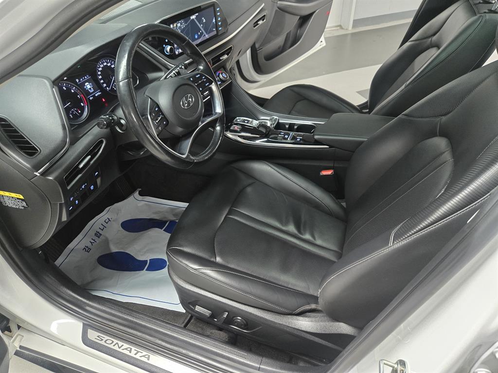 Hyundai Sonata — photo 08