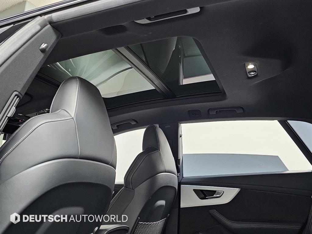 Audi Q8 — photo 19