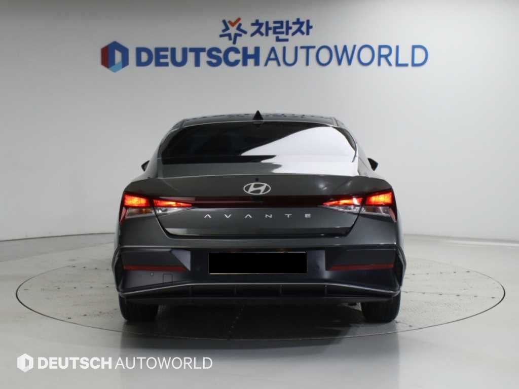 Hyundai Avante — photo 04
