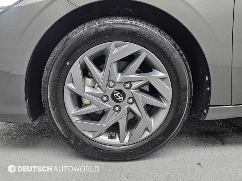 Hyundai Avante — photo 05