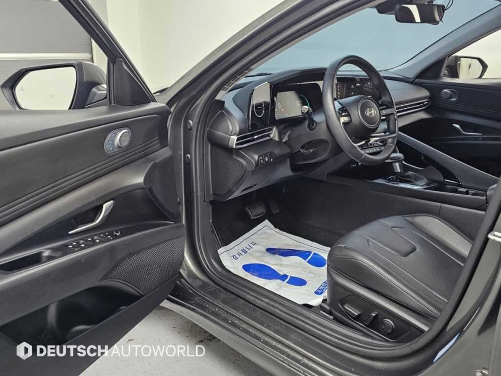 Hyundai Avante — photo 11