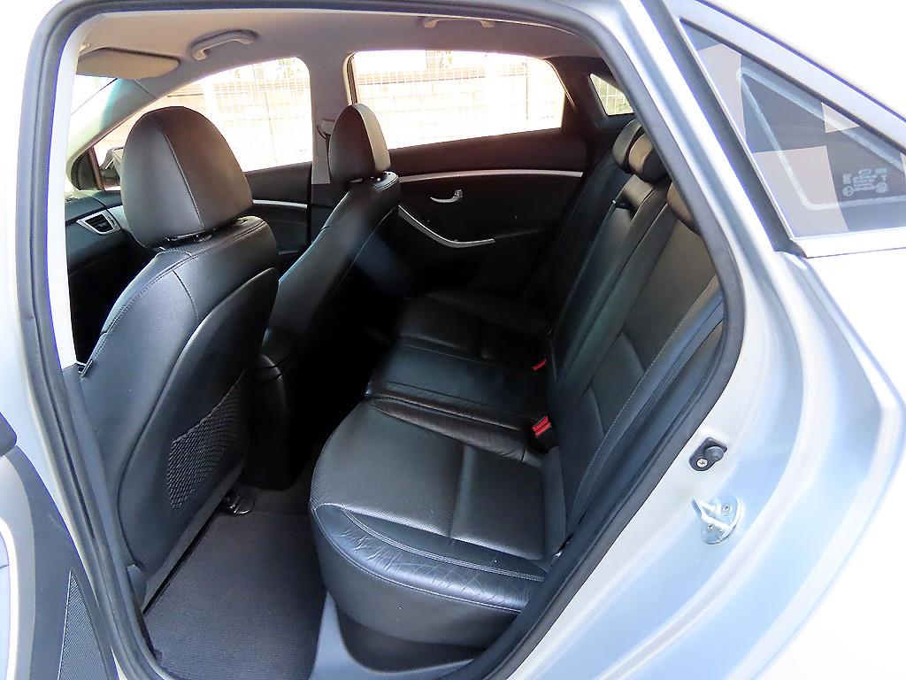 Hyundai i30 — photo 06