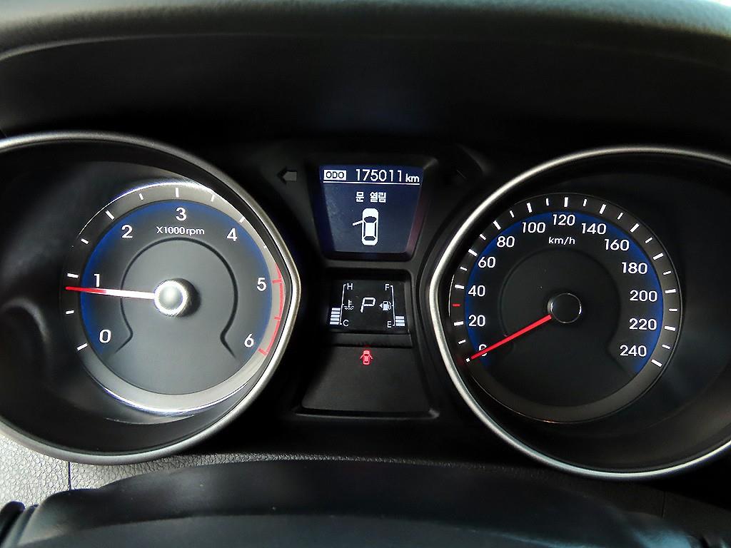 Hyundai i30 — photo 09