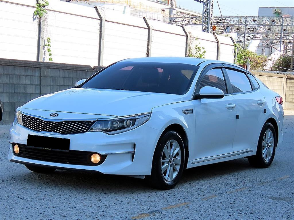 Kia K5 — photo 02