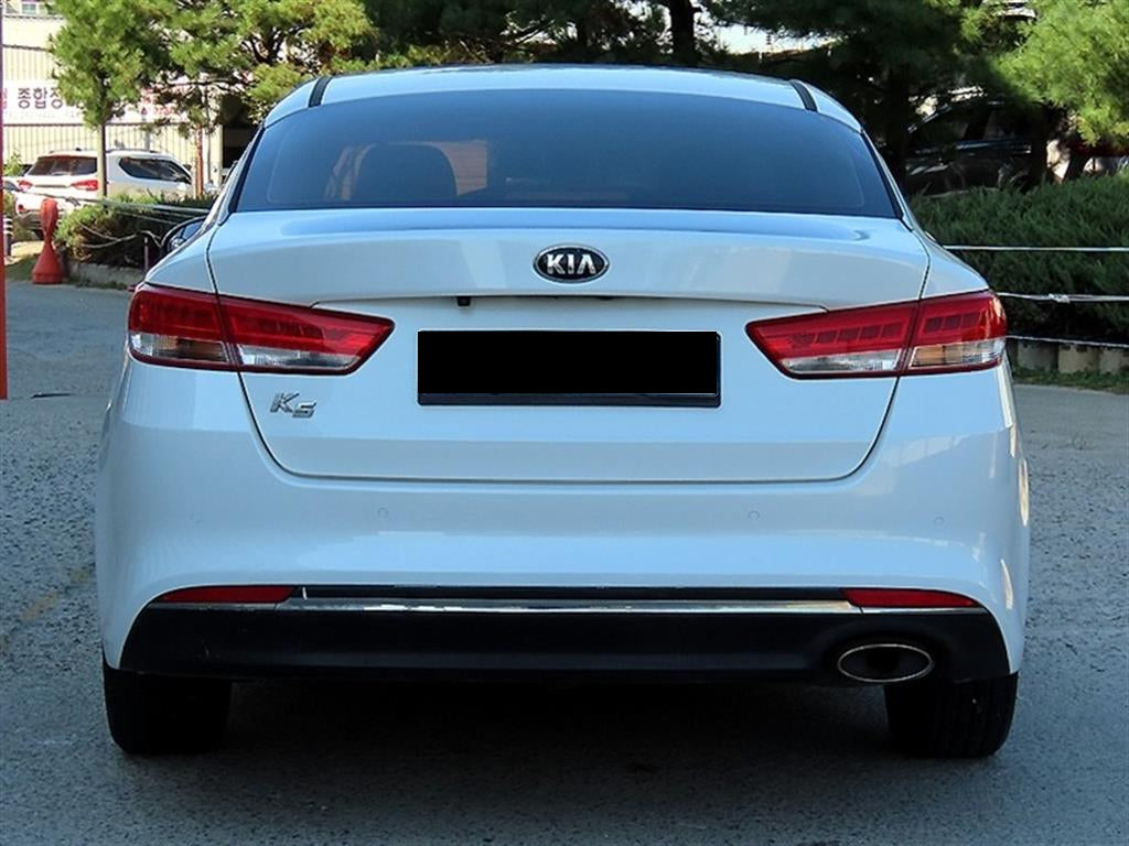 Kia K5 — photo 04