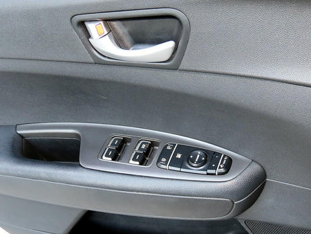 Kia K5 — photo 11