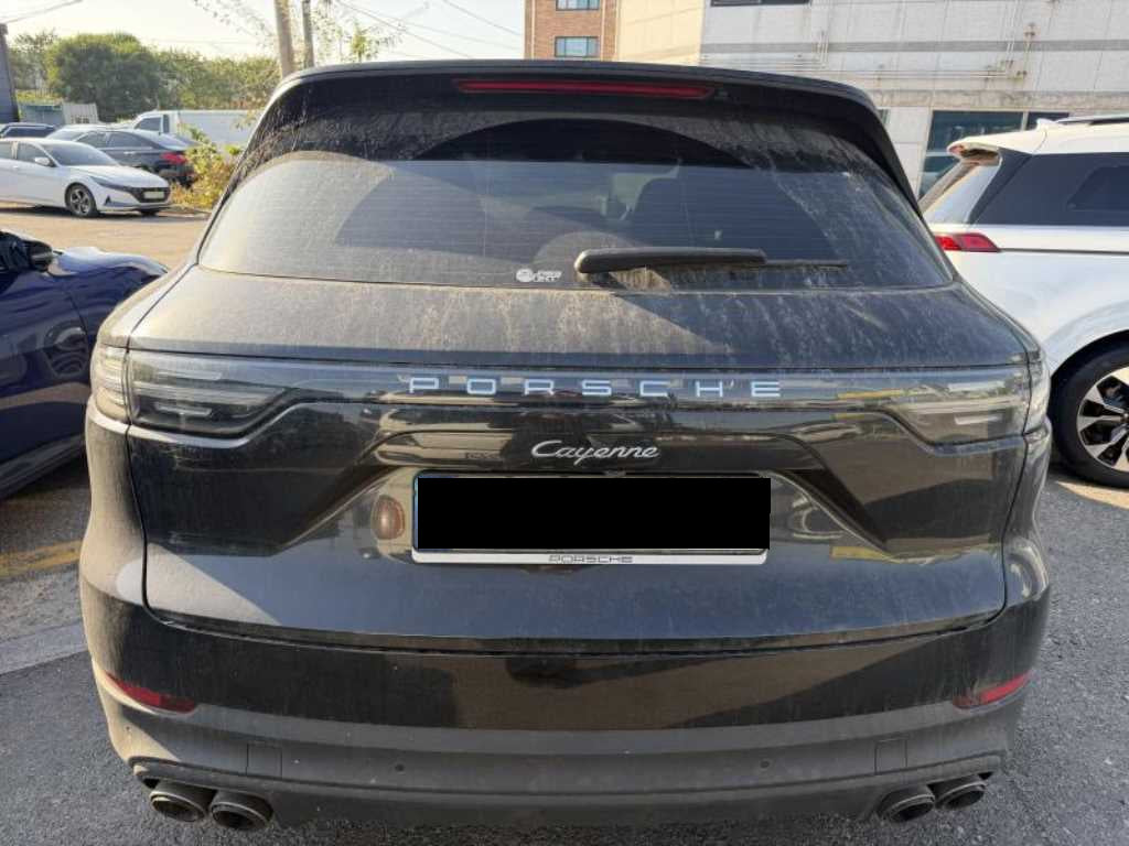 Porsche Cayenne — photo 02