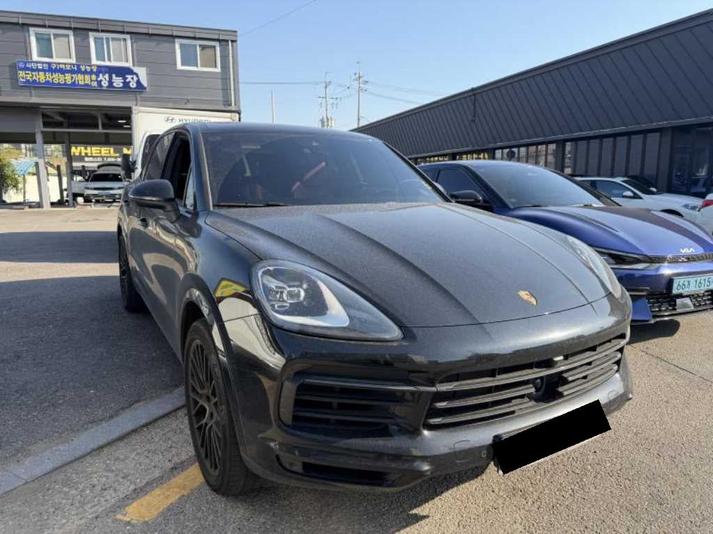 Porsche Cayenne — photo 03
