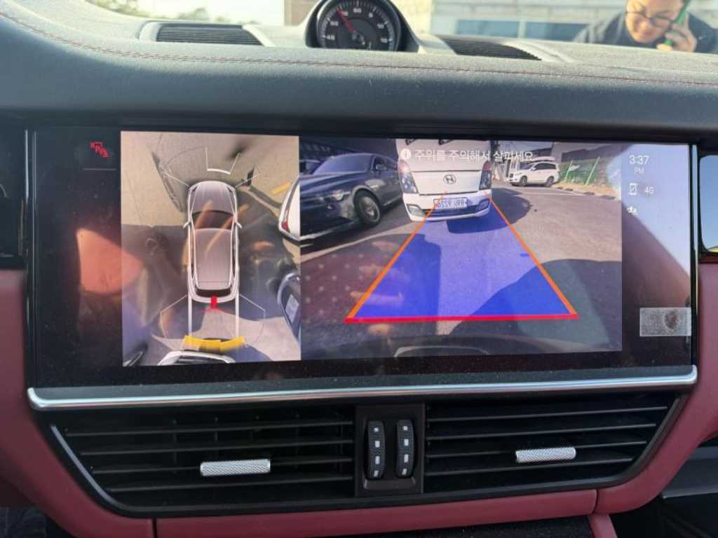 Porsche Cayenne — photo 18