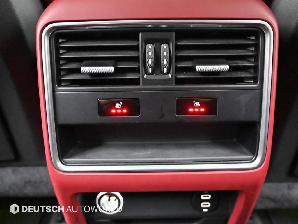 Porsche Cayenne — photo 16