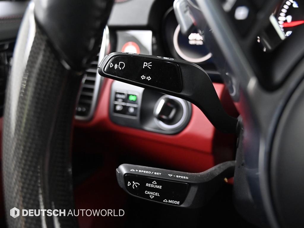 Porsche Cayenne — photo 17