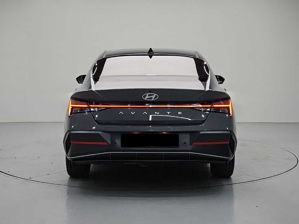Hyundai Avante — photo 03