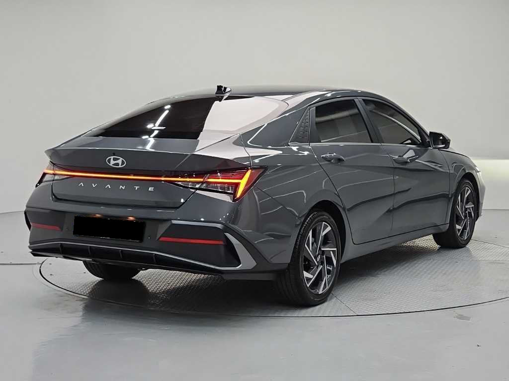 Hyundai Avante — photo 04