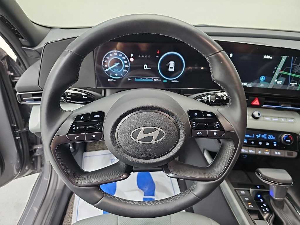 Hyundai Avante — photo 06
