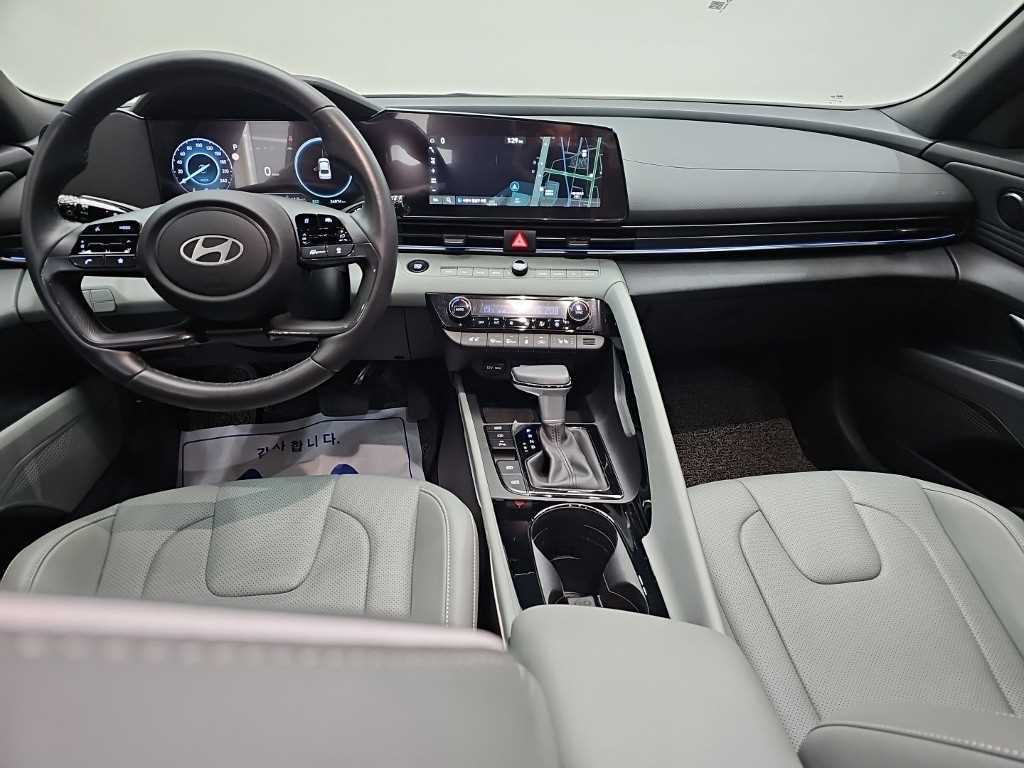 Hyundai Avante — photo 07