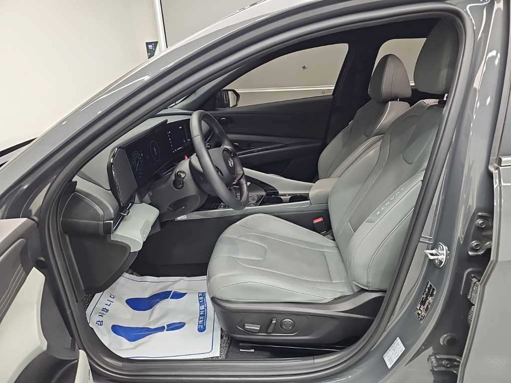 Hyundai Avante — photo 14