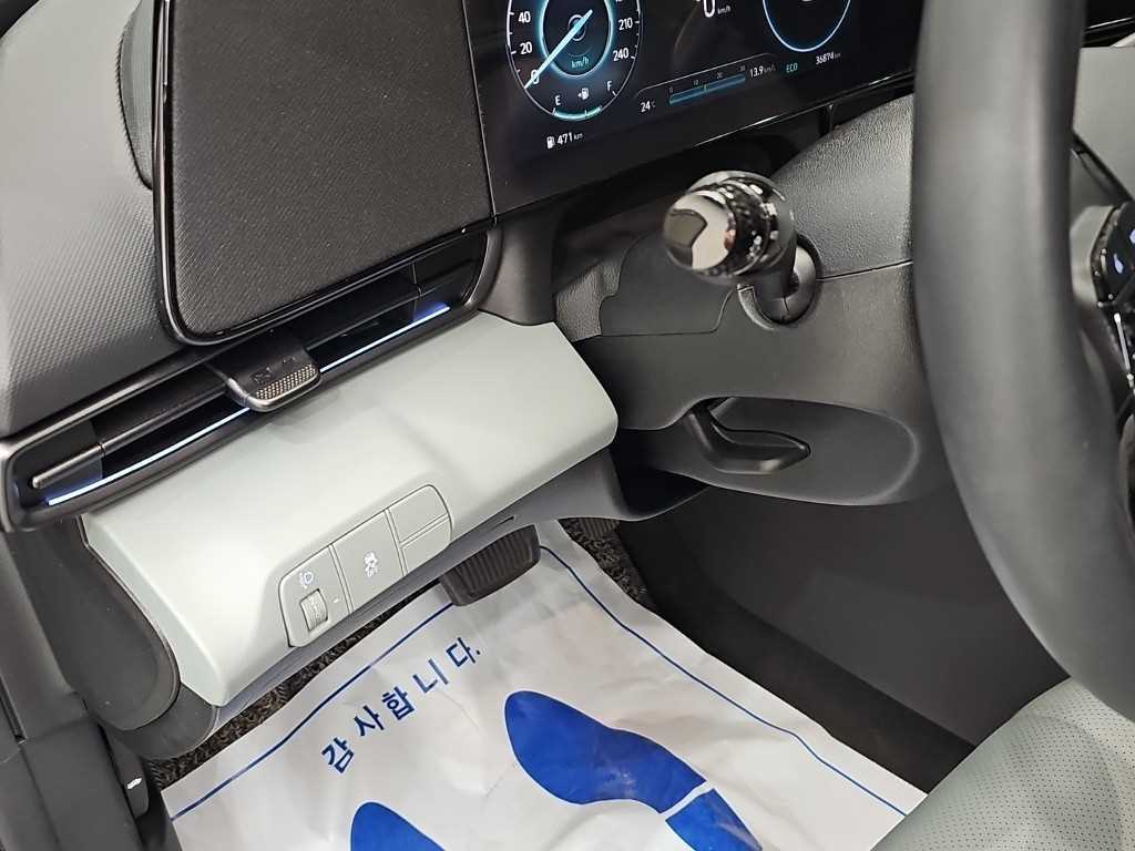 Hyundai Avante — photo 16