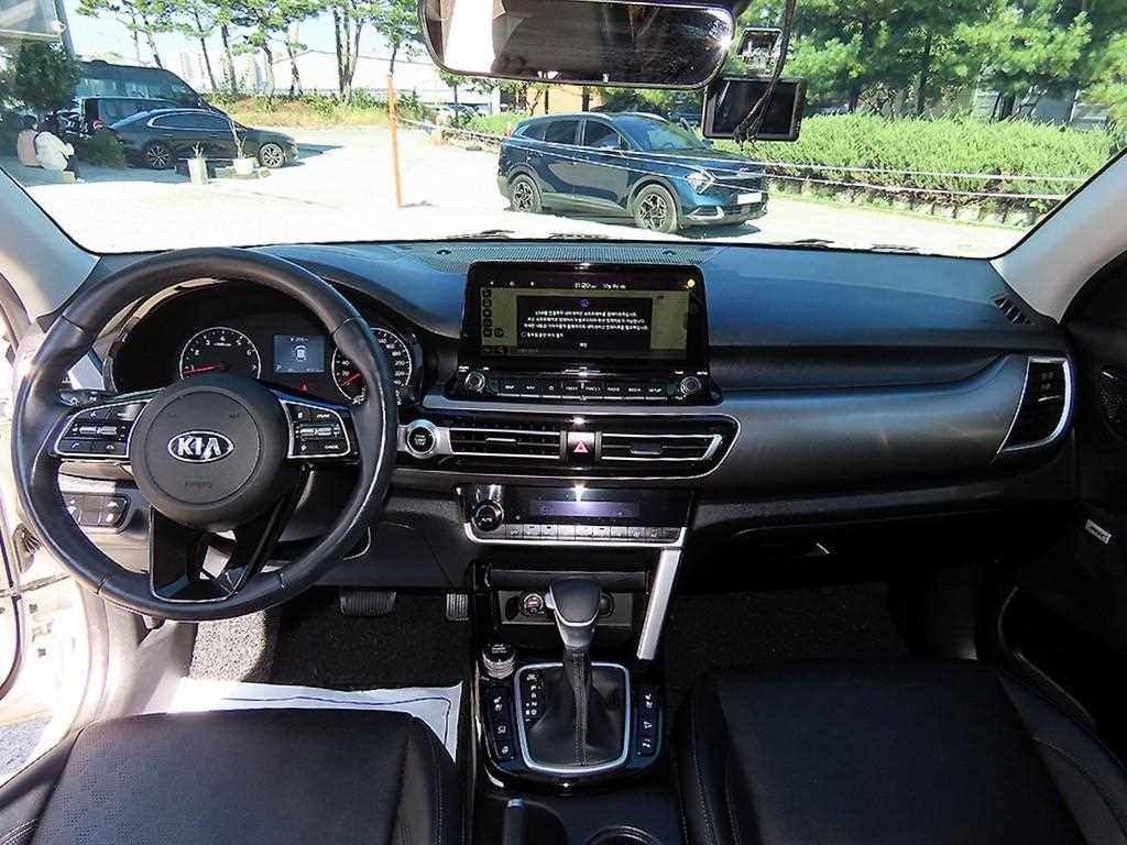 Kia Seltos — photo 07