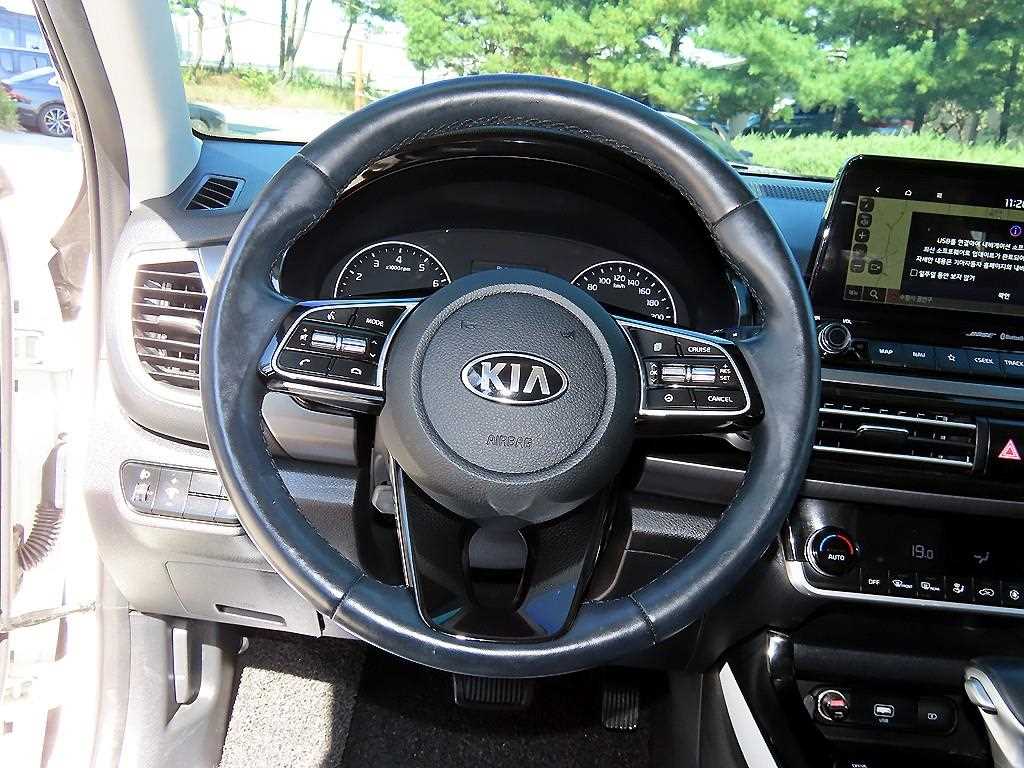 Kia Seltos — photo 08