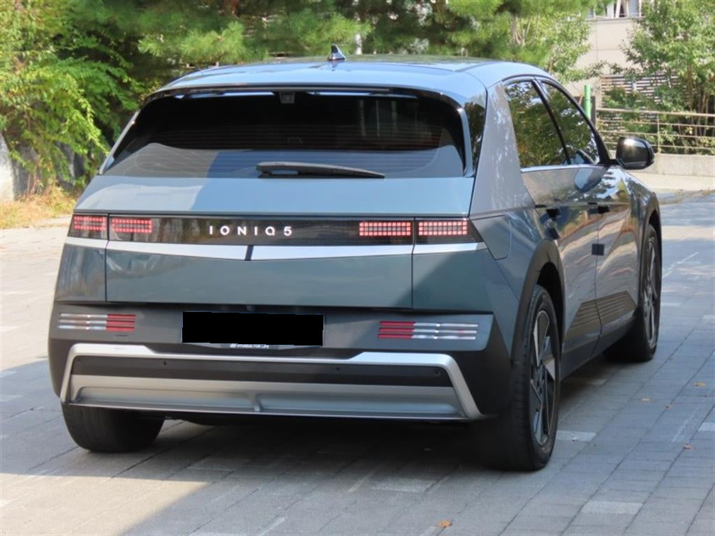 Hyundai Ioniq5 — photo 03
