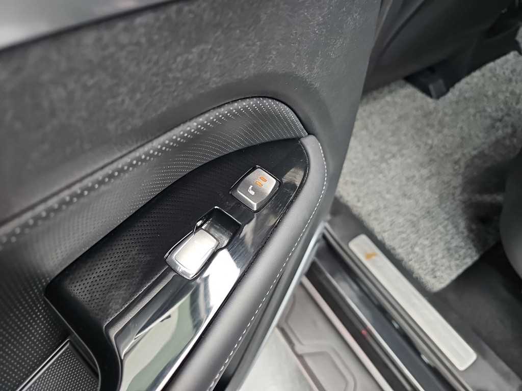 KGM Rexton — photo 13