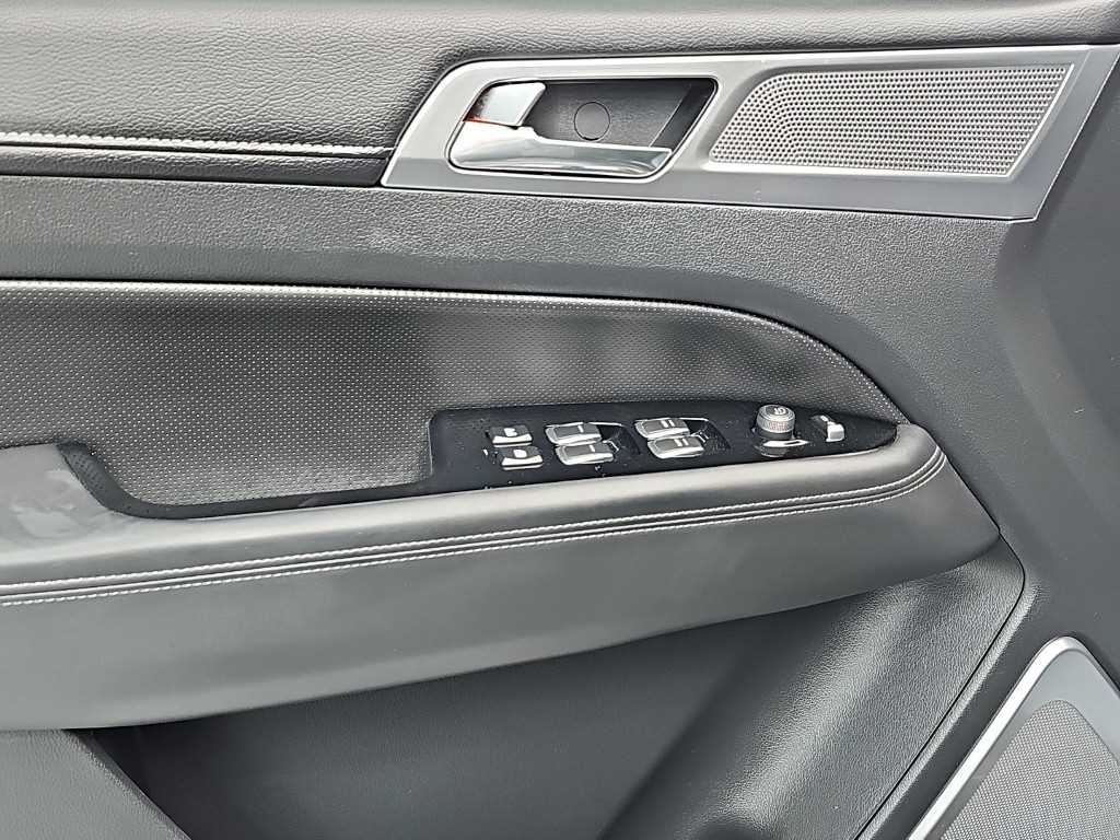 KGM Rexton — photo 16