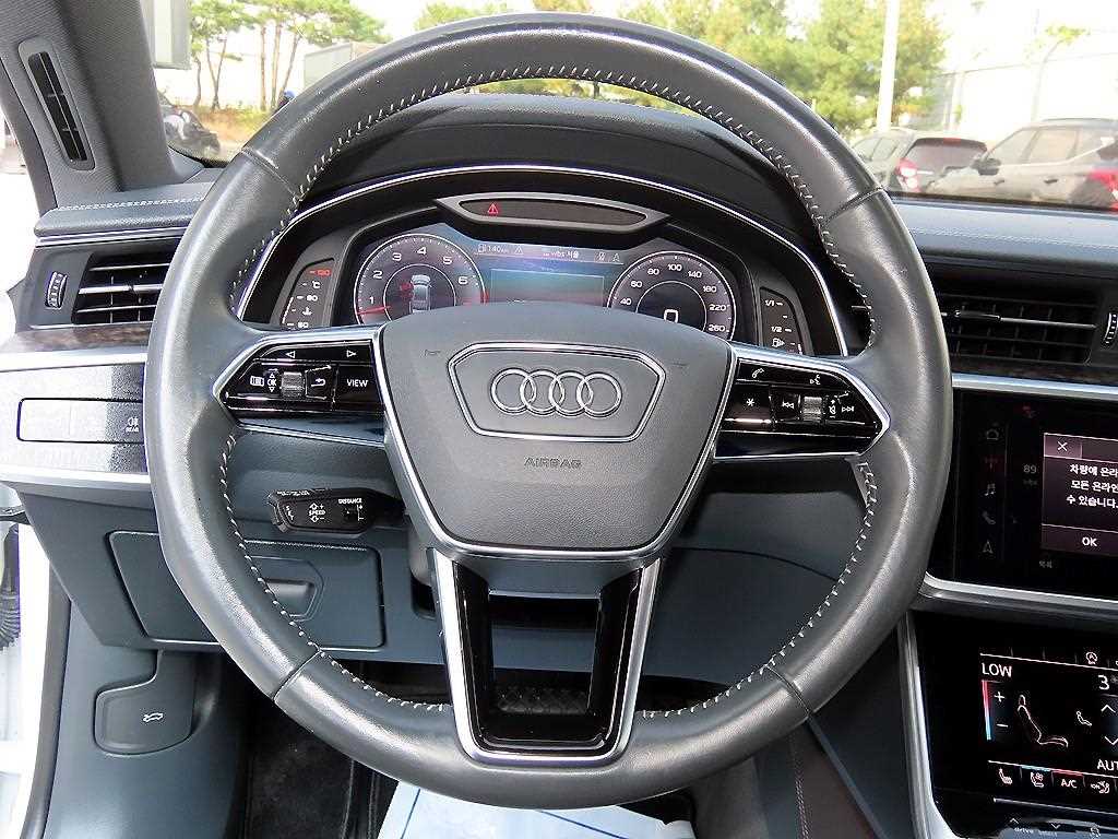 Audi A7 — photo 08