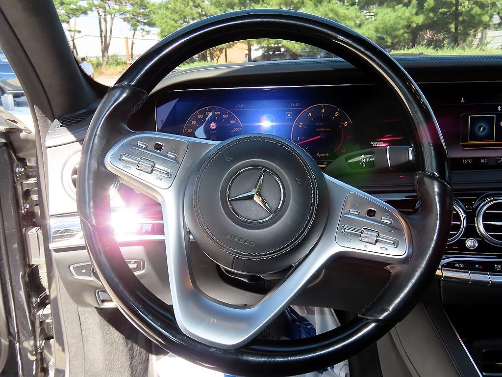 Mercedes-Benz S-Class — photo 08