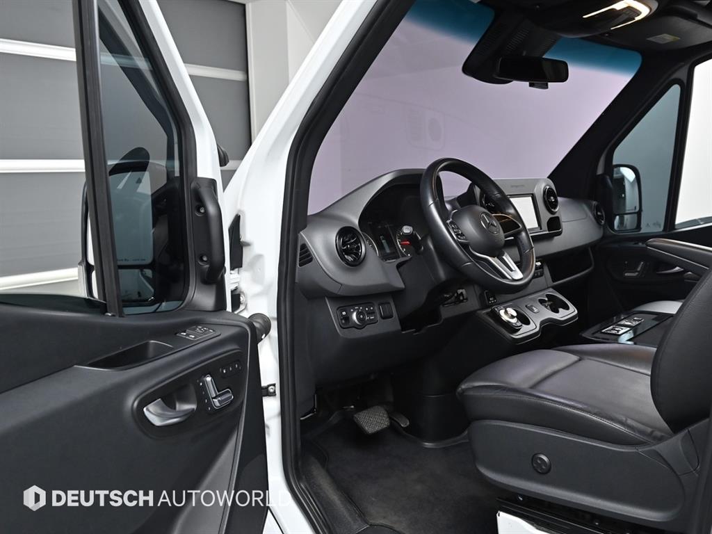 Mercedes-Benz Sprinter — photo 11