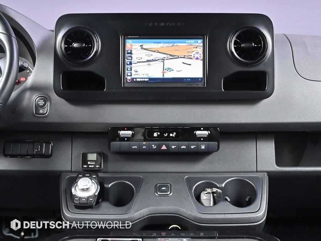 Mercedes-Benz Sprinter — photo 14