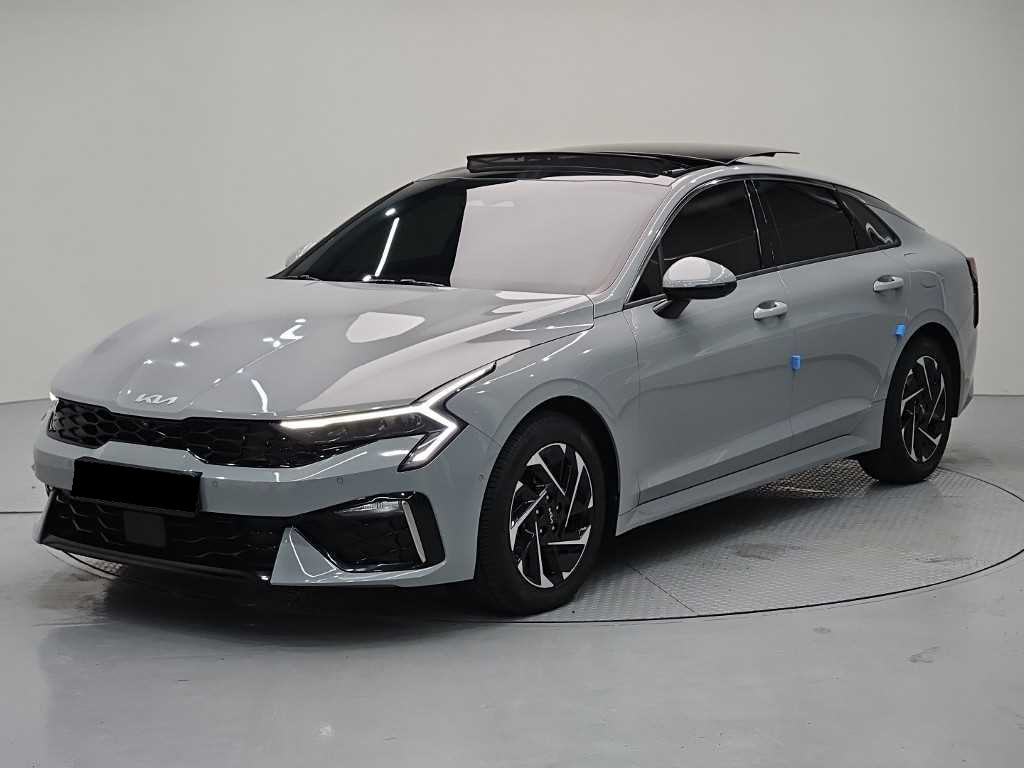 Kia K5 — photo 01