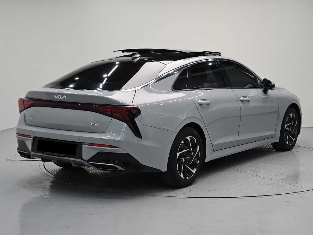 Kia K5 — photo 04