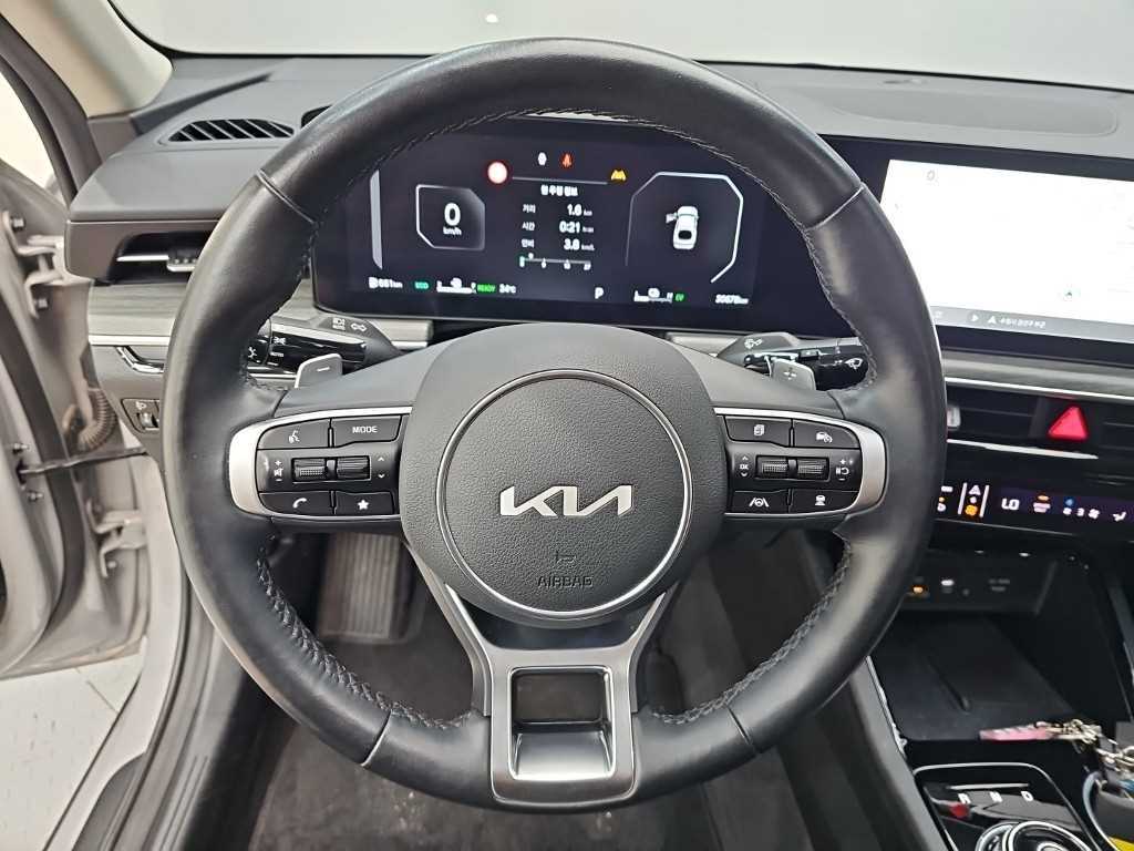 Kia K5 — photo 09