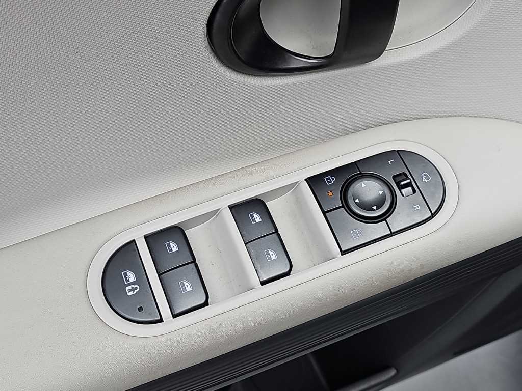 Hyundai Ioniq5 — photo 19