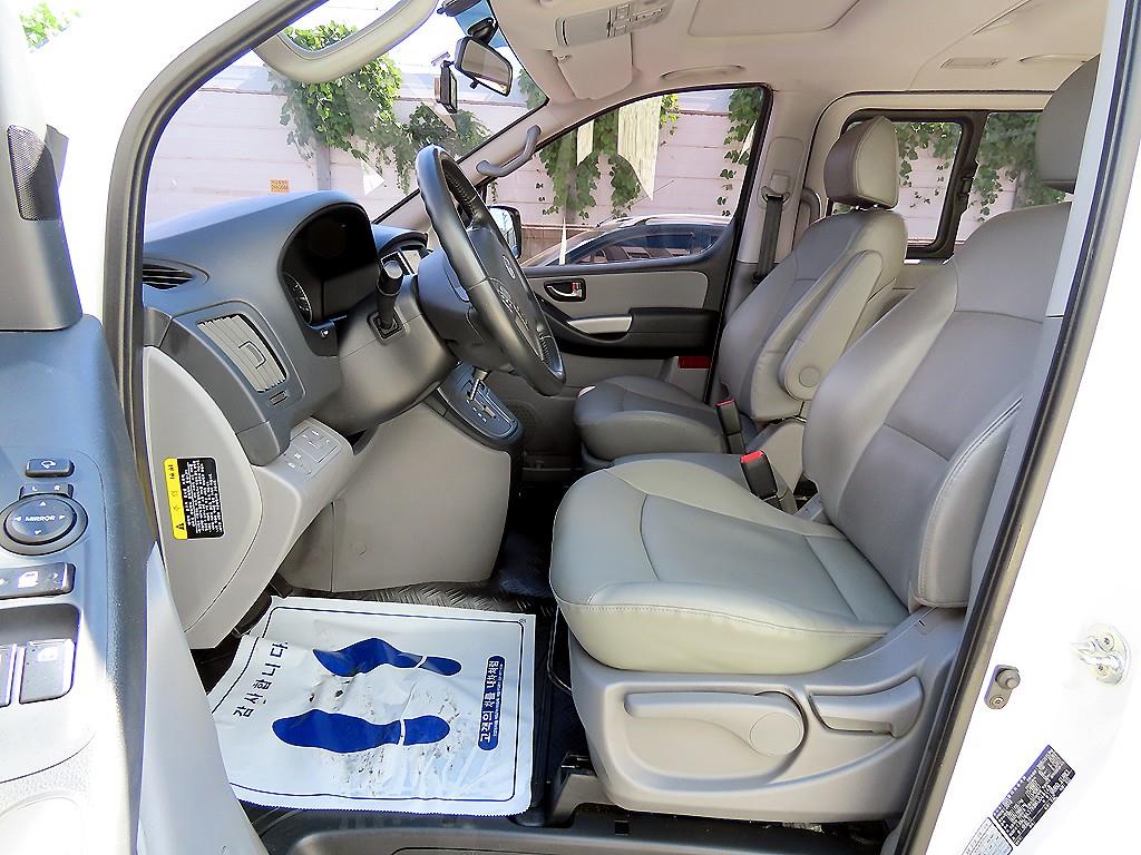 Hyundai Starex — photo 05
