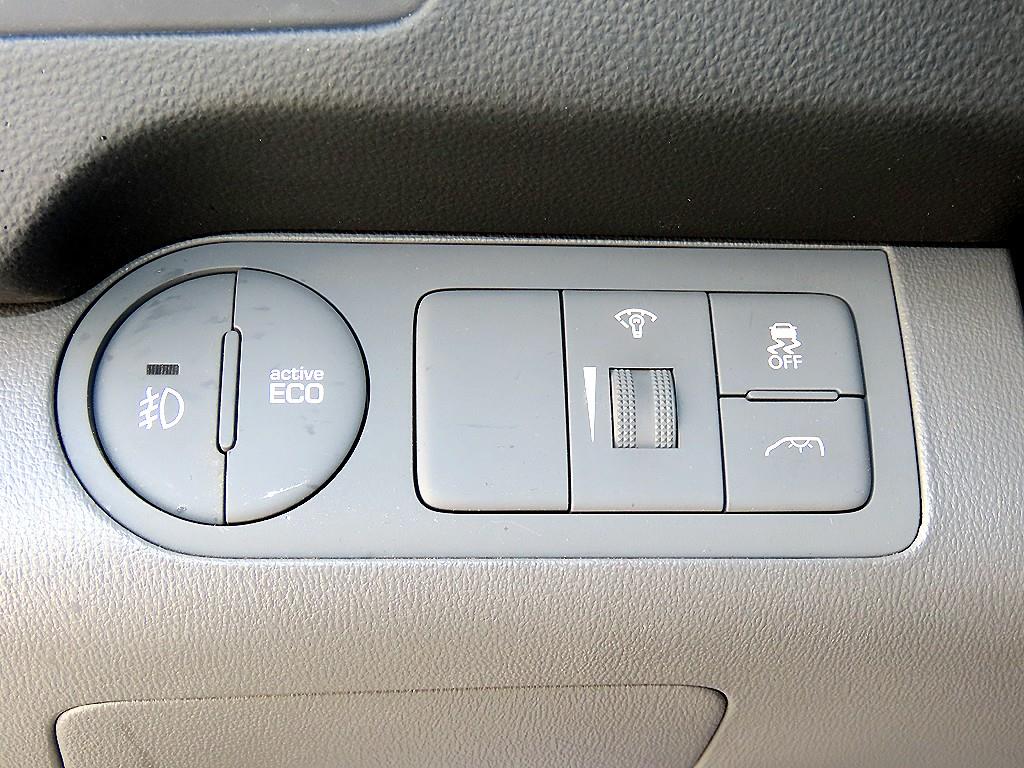Hyundai Starex — photo 13