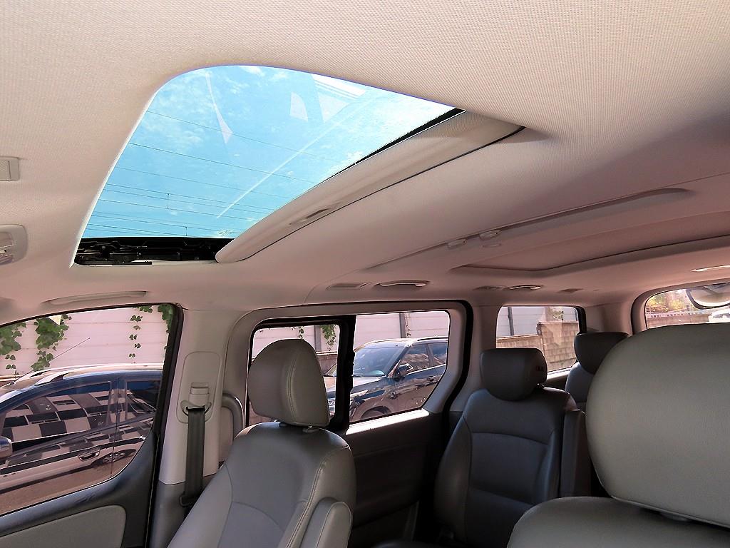 Hyundai Starex — photo 18