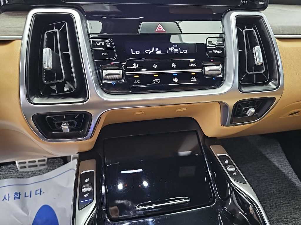 Kia Sorento — photo 10